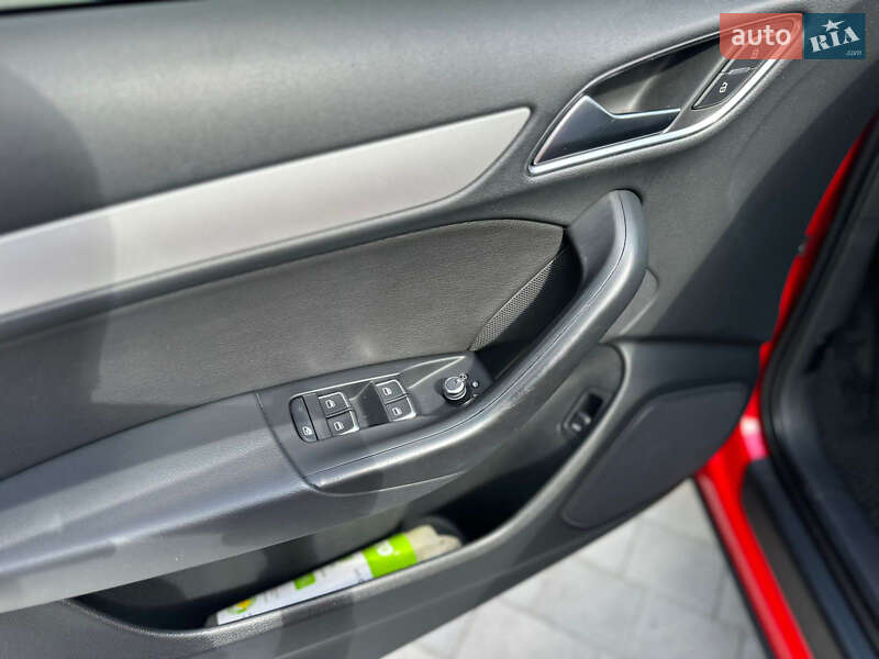 Внедорожник / Кроссовер Audi Q3 2017 в Ивано-Франковске