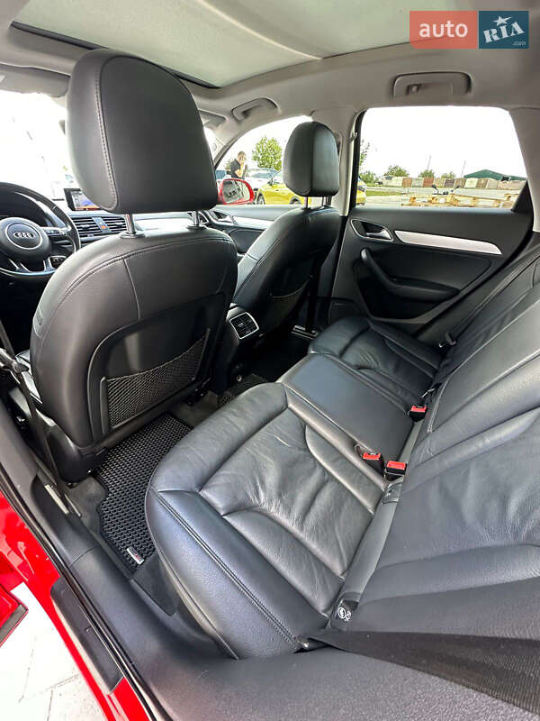 Внедорожник / Кроссовер Audi Q3 2017 в Ивано-Франковске