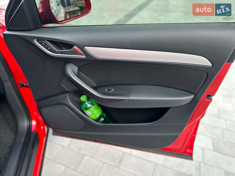 Внедорожник / Кроссовер Audi Q3 2017 в Ивано-Франковске