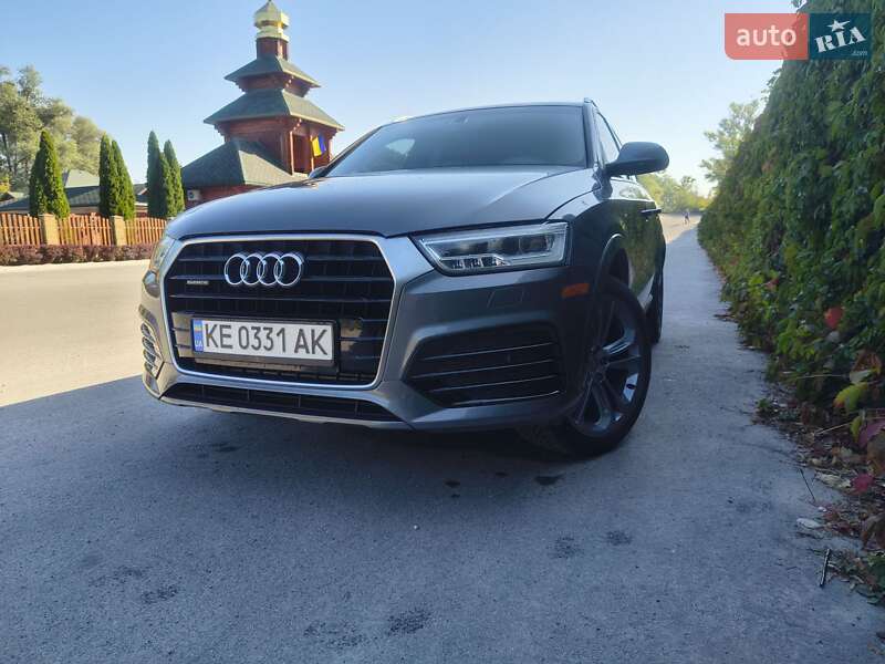 Внедорожник / Кроссовер Audi Q3 2015 в Днепре