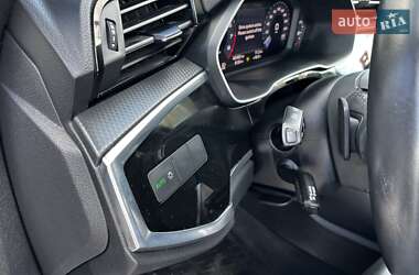 Внедорожник / Кроссовер Audi Q3 2020 в 