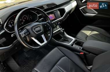 Внедорожник / Кроссовер Audi Q3 2020 в 
