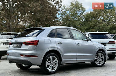 Позашляховик / Кросовер Audi Q3 2017 в 