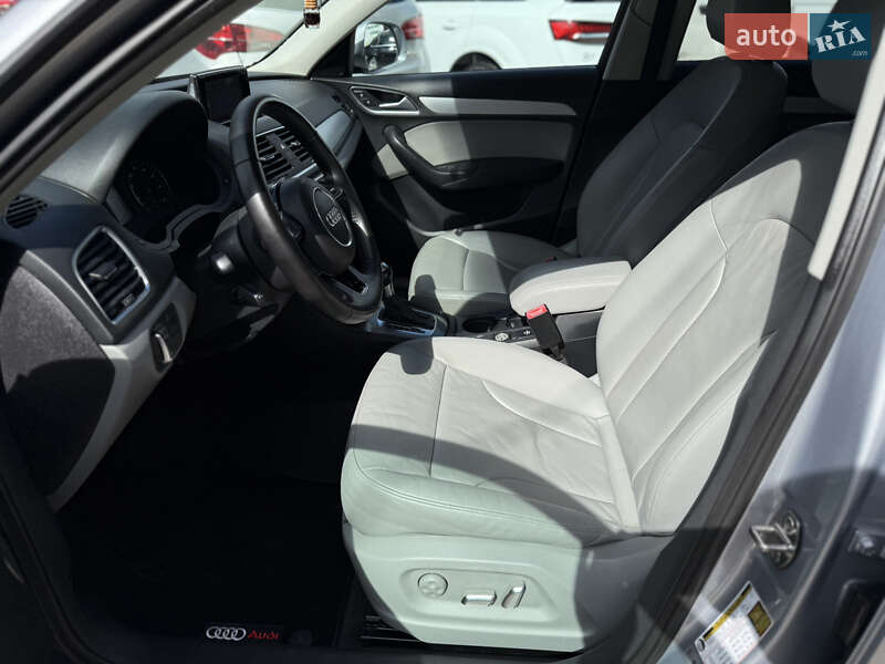 Внедорожник / Кроссовер Audi Q3 2017 в Одессе