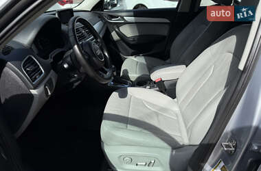 Позашляховик / Кросовер Audi Q3 2017 в 