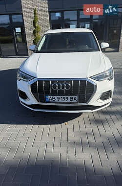 Внедорожник / Кроссовер Audi Q3 2023 в 
