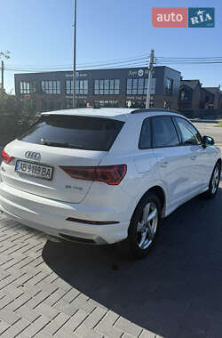 Внедорожник / Кроссовер Audi Q3 2023 в 