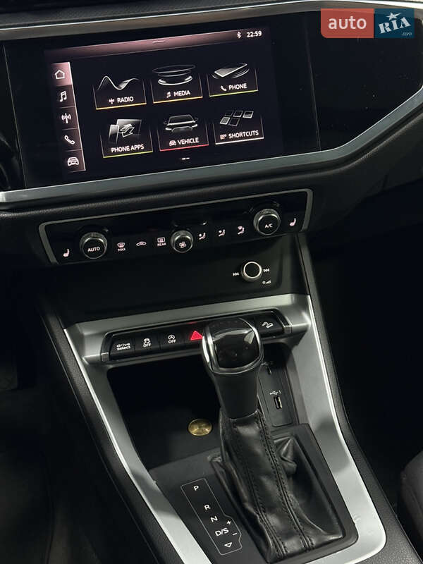 Внедорожник / Кроссовер Audi Q3 2019 в Одессе