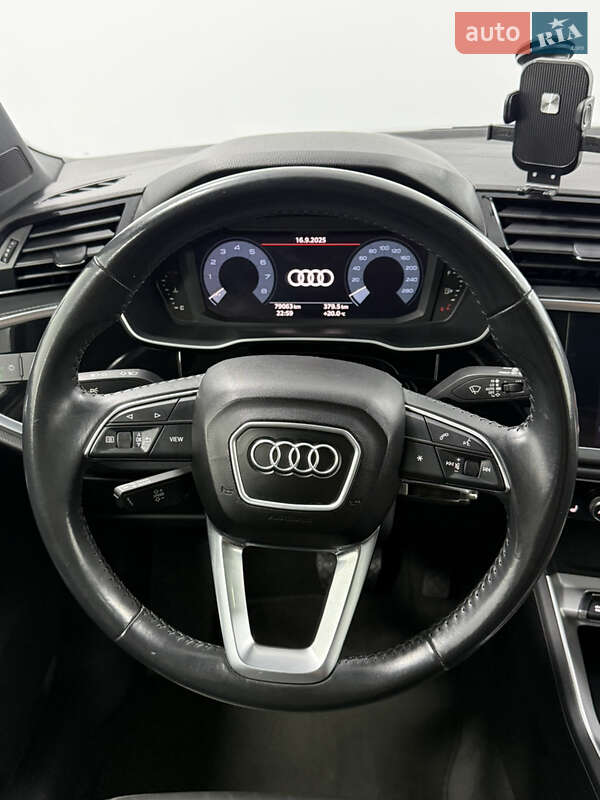 Внедорожник / Кроссовер Audi Q3 2019 в Одессе
