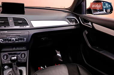 Позашляховик / Кросовер Audi Q3 2018 в 