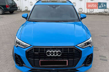 Внедорожник / Кроссовер Audi Q3 2020 в 
