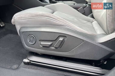 Внедорожник / Кроссовер Audi Q3 2020 в 