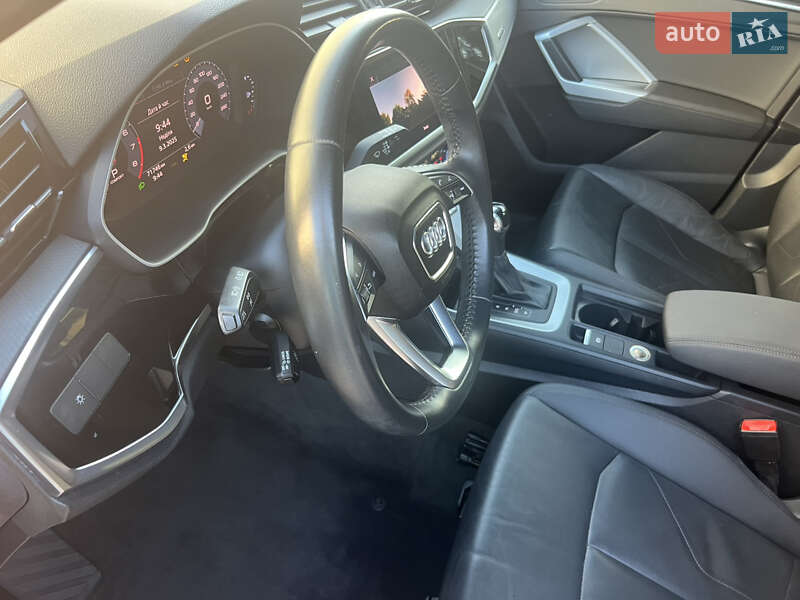 Внедорожник / Кроссовер Audi Q3 2019 в Сумах