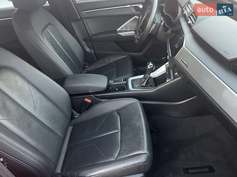 Внедорожник / Кроссовер Audi Q3 2019 в Сумах