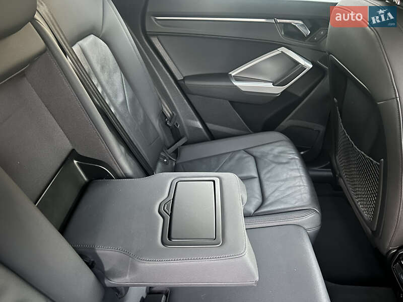 Внедорожник / Кроссовер Audi Q3 2019 в Сумах