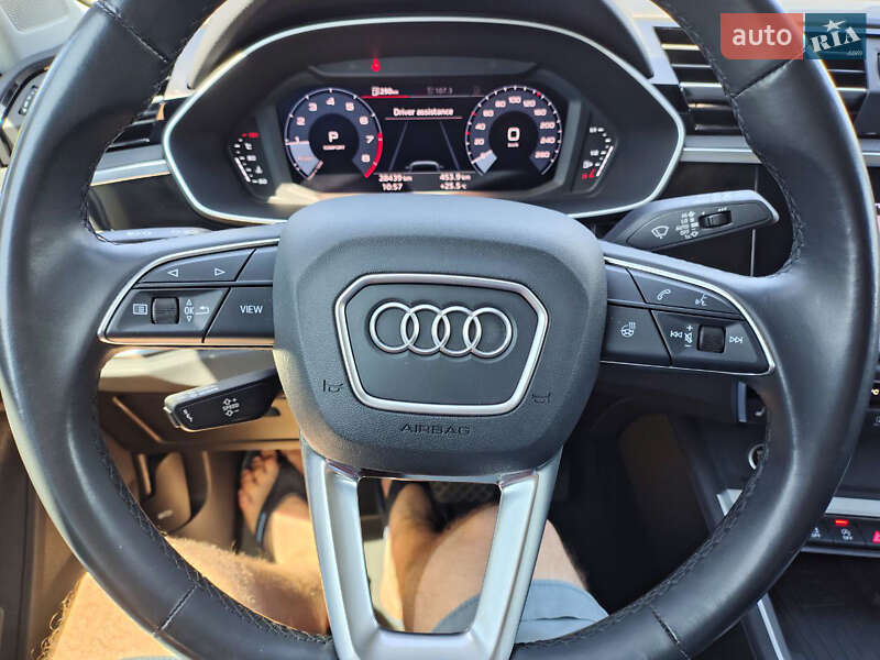 Внедорожник / Кроссовер Audi Q3 2021 в Днепре