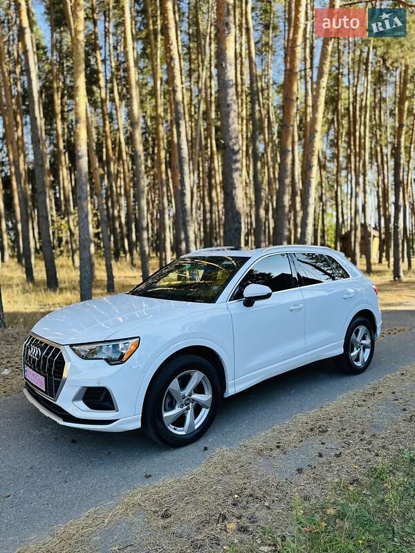 Внедорожник / Кроссовер Audi Q3 2019 в Лубнах