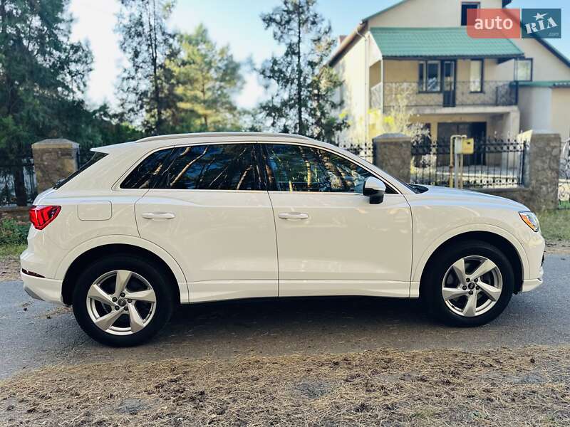 Внедорожник / Кроссовер Audi Q3 2019 в Лубнах