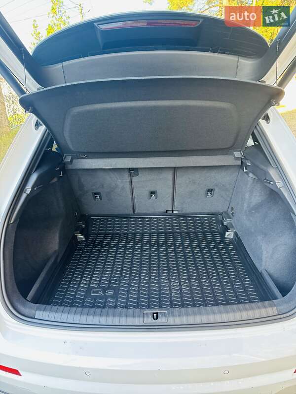 Внедорожник / Кроссовер Audi Q3 2019 в Лубнах