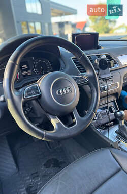 Внедорожник / Кроссовер Audi Q3 2015 в 