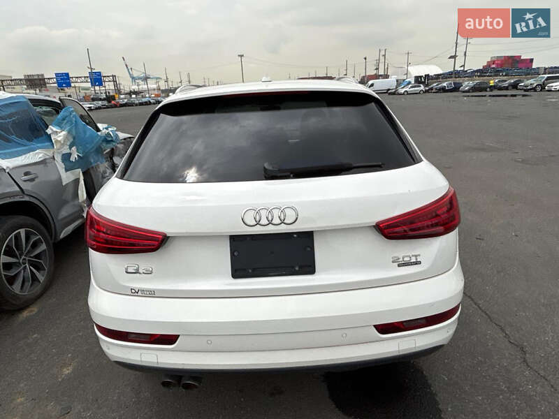 Позашляховик / Кросовер Audi Q3 2016 в Києві