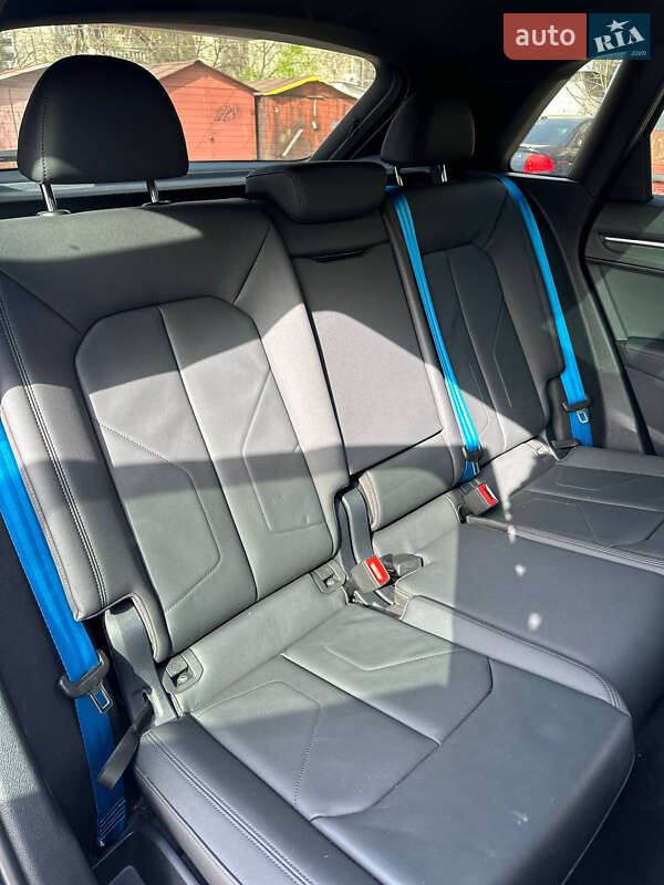 Позашляховик / Кросовер Audi Q3 2022 в Києві