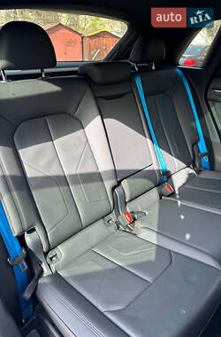 Позашляховик / Кросовер Audi Q3 2022 в 