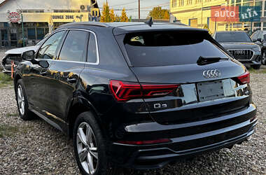 Внедорожник / Кроссовер Audi Q3 2019 в 