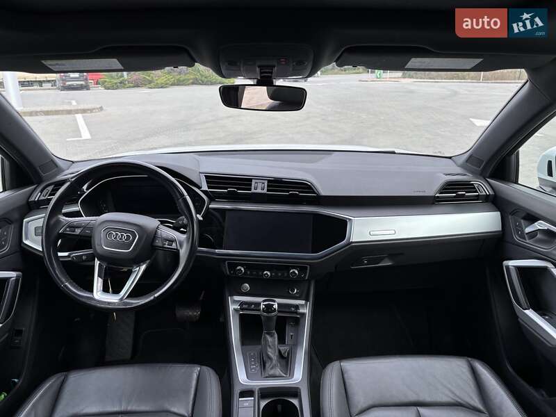 Внедорожник / Кроссовер Audi Q3 2020 в Каменец-Подольском
