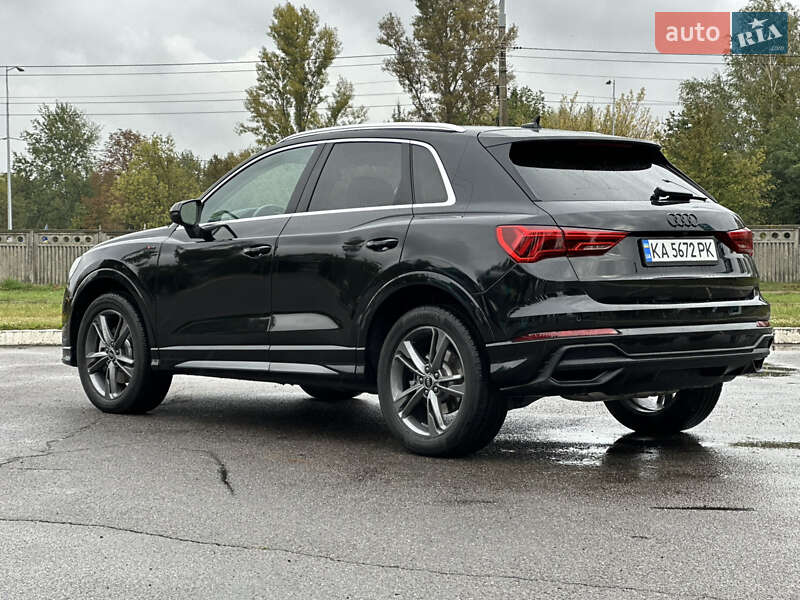 Позашляховик / Кросовер Audi Q3 2023 в Києві