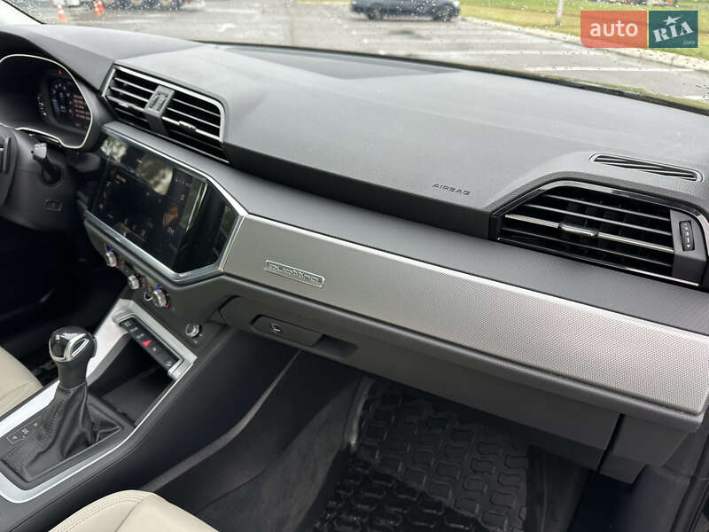 Позашляховик / Кросовер Audi Q3 2023 в Києві