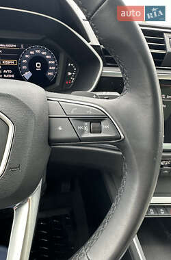 Внедорожник / Кроссовер Audi Q3 2023 в 