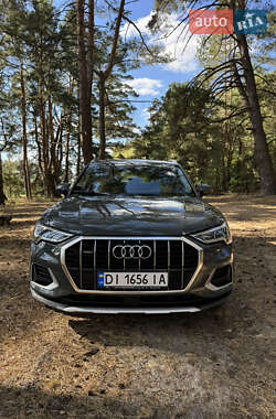 Внедорожник / Кроссовер Audi Q3 2019 в 