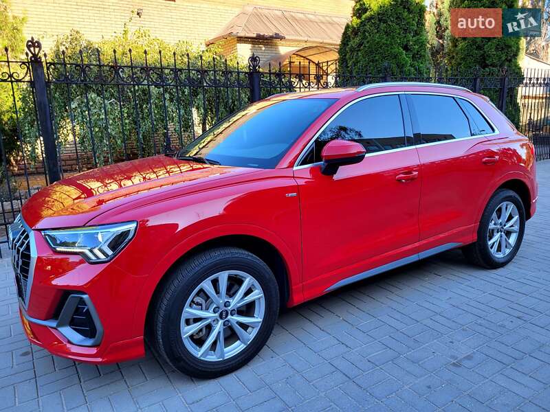Внедорожник / Кроссовер Audi Q3 2022 в Запорожье