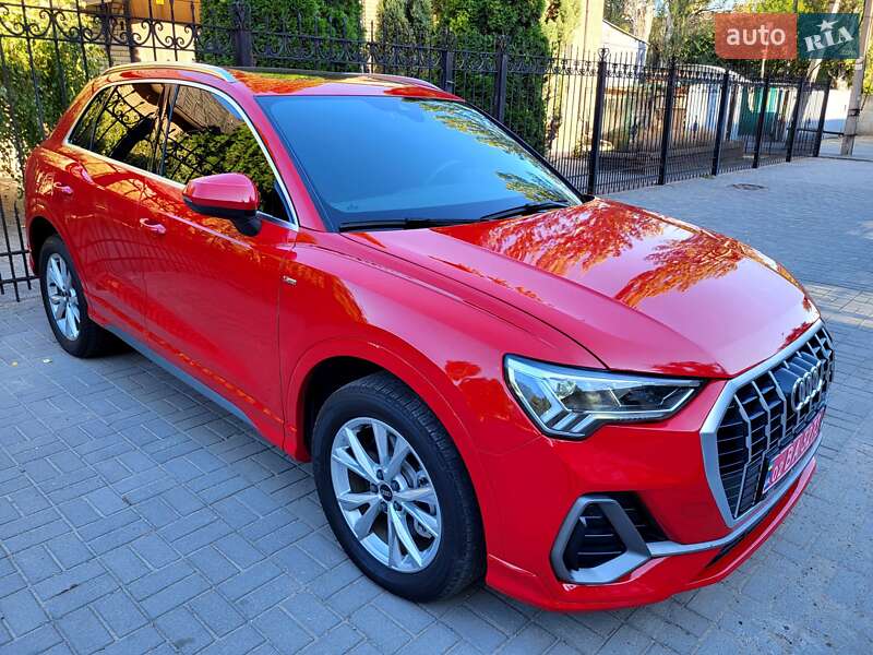 Внедорожник / Кроссовер Audi Q3 2022 в Запорожье