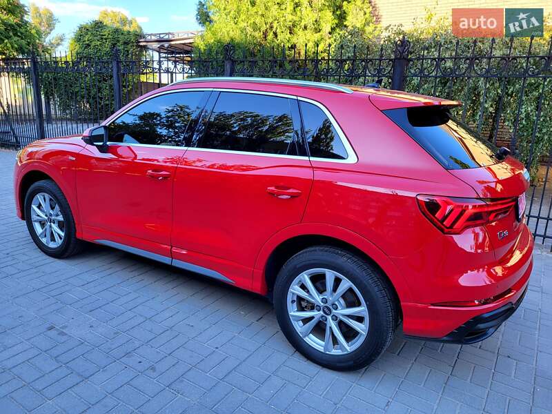 Внедорожник / Кроссовер Audi Q3 2022 в Запорожье