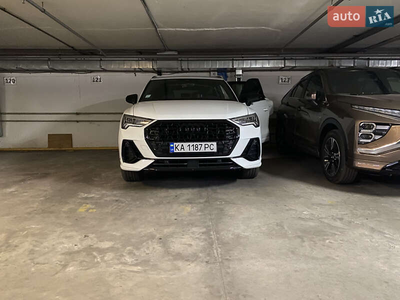 Внедорожник / Кроссовер Audi Q3 2021 в Киеве