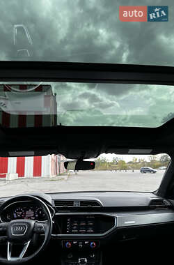 Внедорожник / Кроссовер Audi Q3 2021 в 