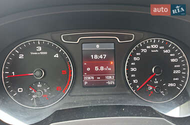 Внедорожник / Кроссовер Audi Q3 2012 в 