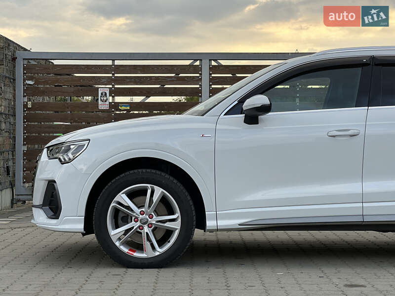 Позашляховик / Кросовер Audi Q3 2020 в Стрию
