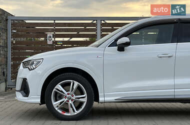 Внедорожник / Кроссовер Audi Q3 2020 в 