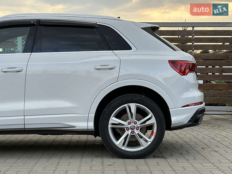 Позашляховик / Кросовер Audi Q3 2020 в Стрию