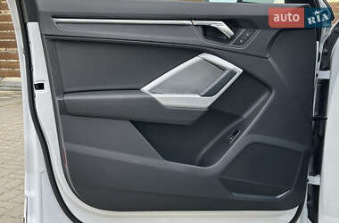 Внедорожник / Кроссовер Audi Q3 2020 в 
