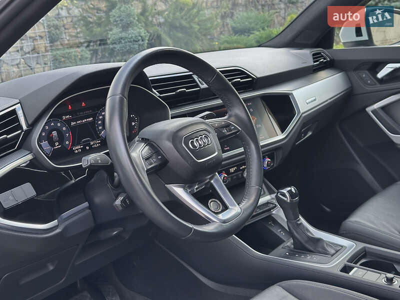 Позашляховик / Кросовер Audi Q3 2020 в Стрию