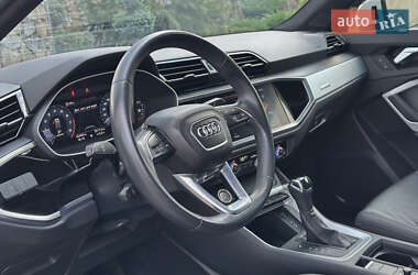 Внедорожник / Кроссовер Audi Q3 2020 в 