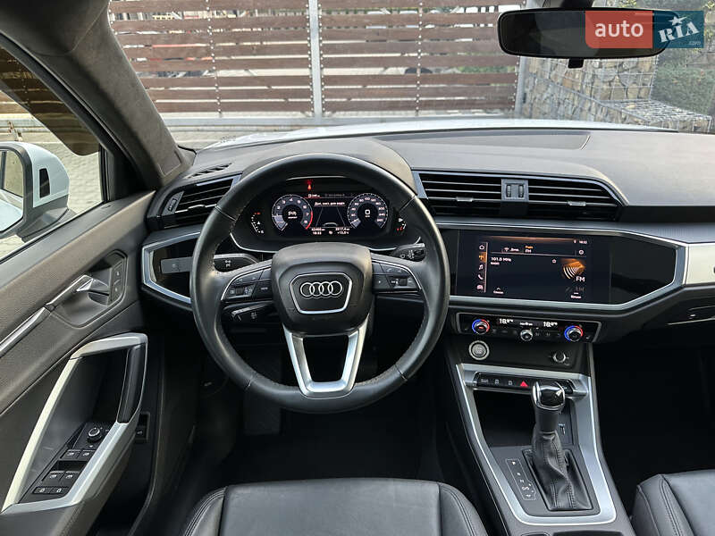 Позашляховик / Кросовер Audi Q3 2020 в Стрию