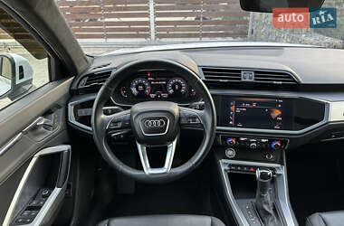 Внедорожник / Кроссовер Audi Q3 2020 в 