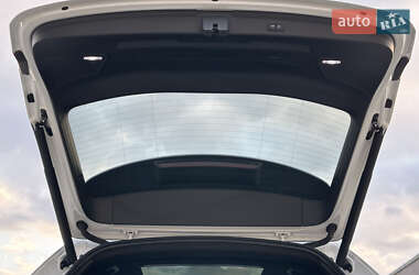 Внедорожник / Кроссовер Audi Q3 2020 в 