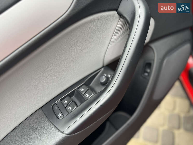 Внедорожник / Кроссовер Audi Q3 2016 в Черновцах