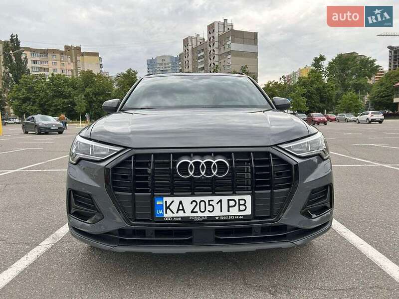 Внедорожник / Кроссовер Audi Q3 2025 в 